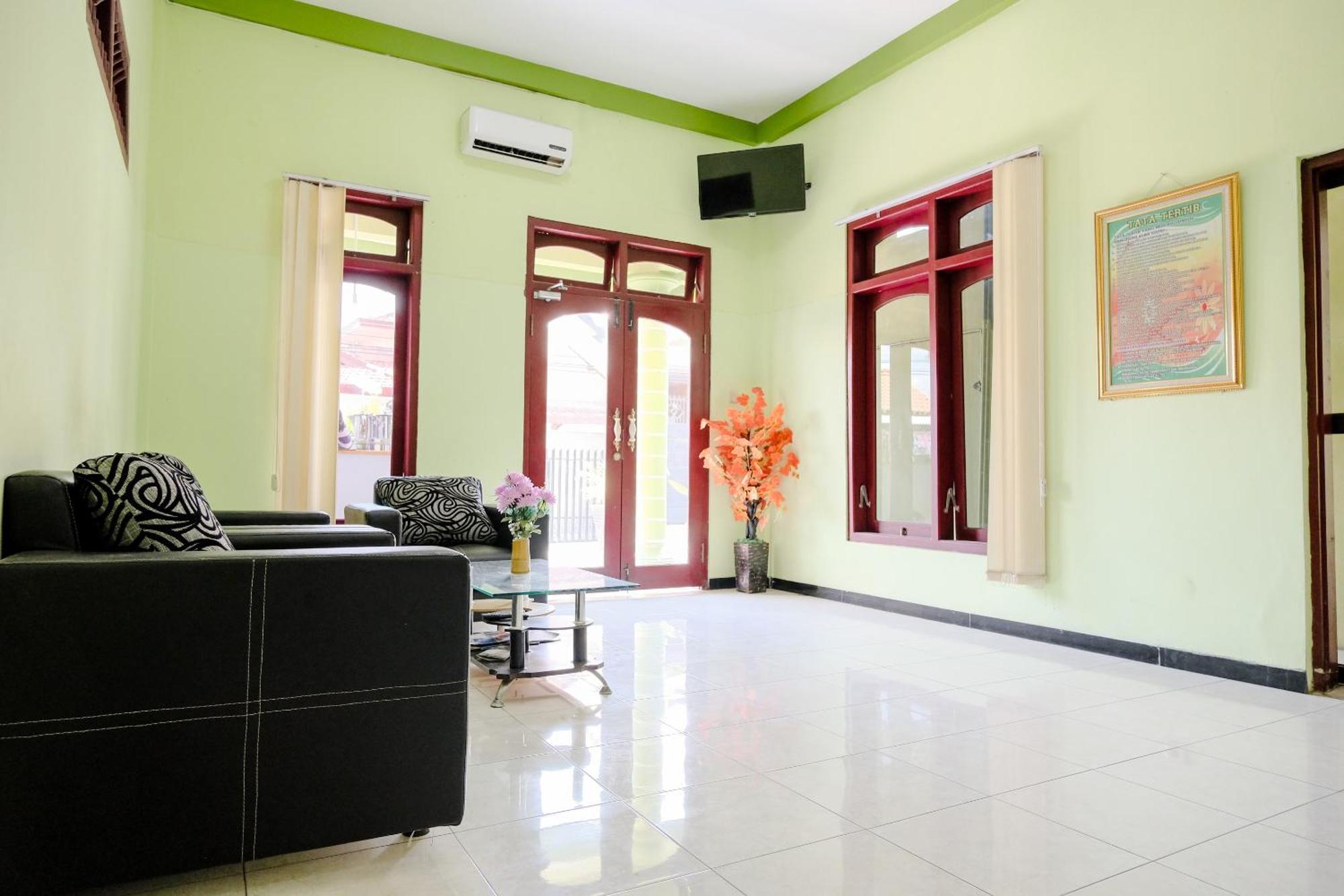 OYO Life 2508 Alba Suites Homestay Syariah Tulungagung Luaran gambar
