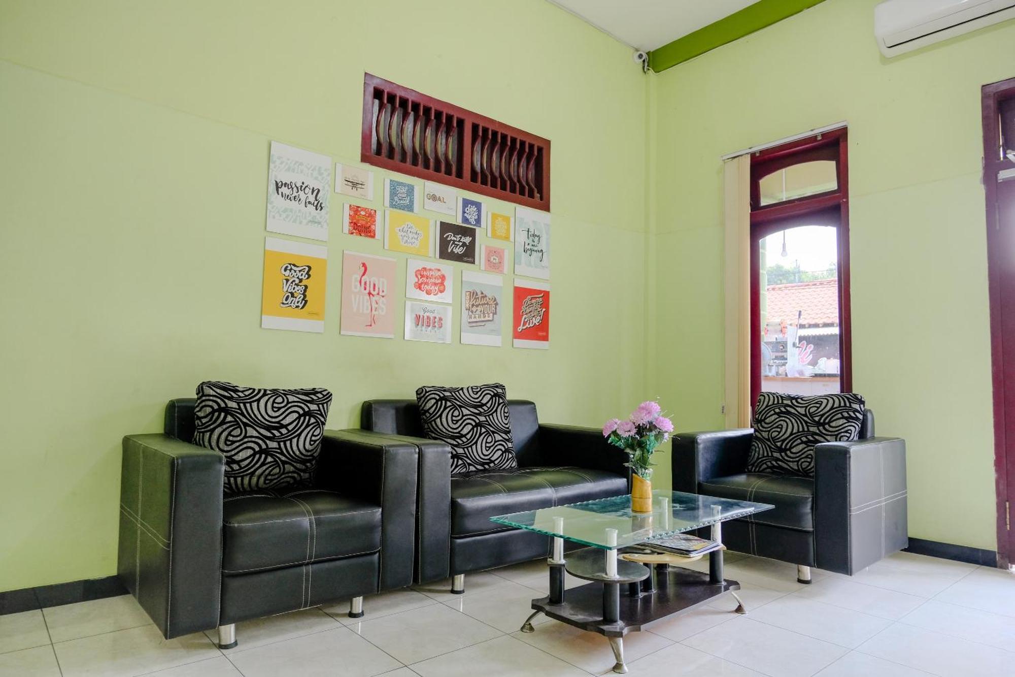 OYO Life 2508 Alba Suites Homestay Syariah Tulungagung Luaran gambar