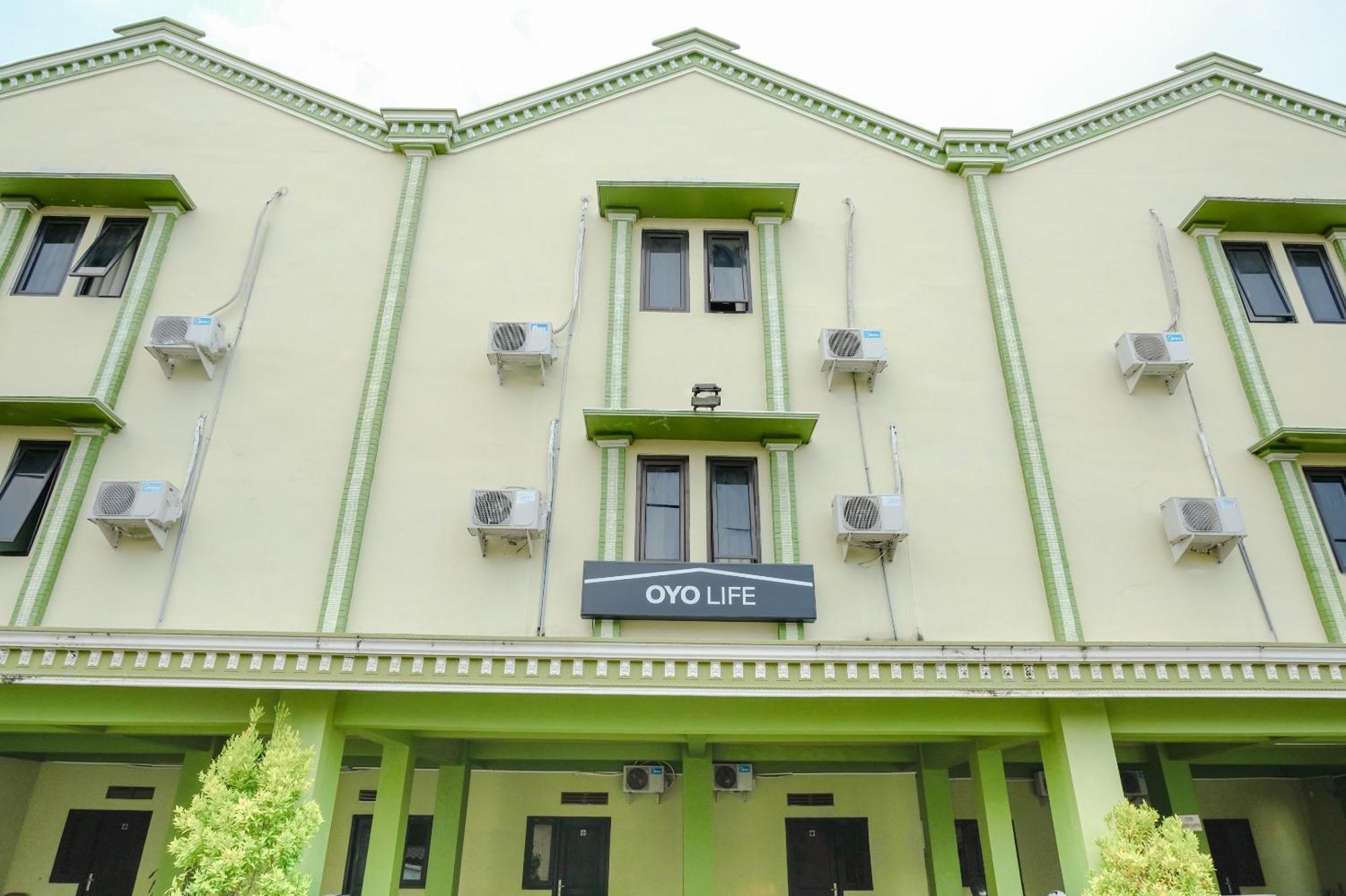 OYO Life 2508 Alba Suites Homestay Syariah Tulungagung Luaran gambar