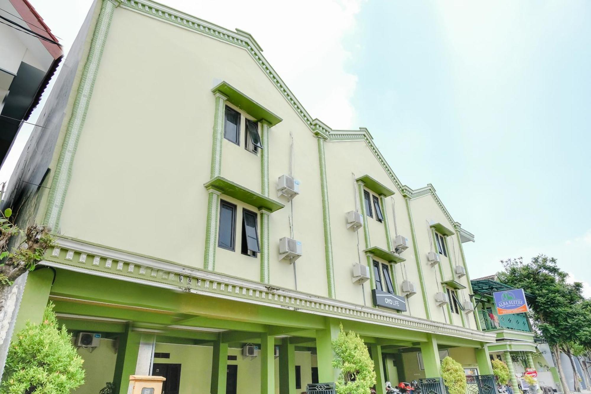 OYO Life 2508 Alba Suites Homestay Syariah Tulungagung Luaran gambar